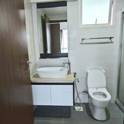 1 Canberra (D27), Condominium #553020951